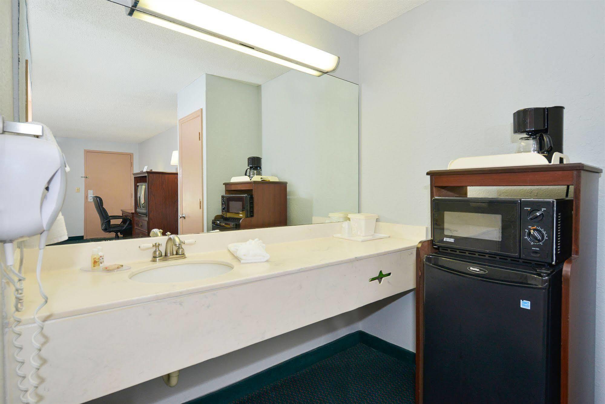 Suburban Studios Hinesville - Fort Stewart Area Exterior foto